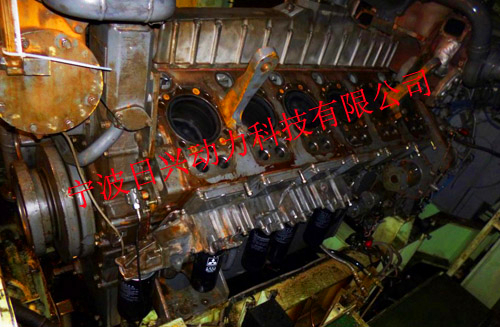 三菱S12柴油發動機噴油器的檢測、調整