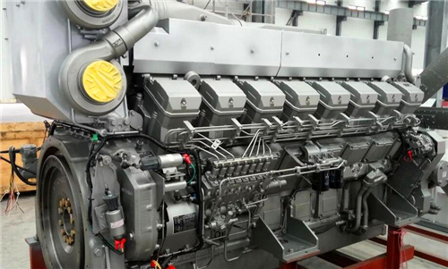 三菱R16柴油發動機氣缸頭、進排氣閥門機構的解體、檢修
